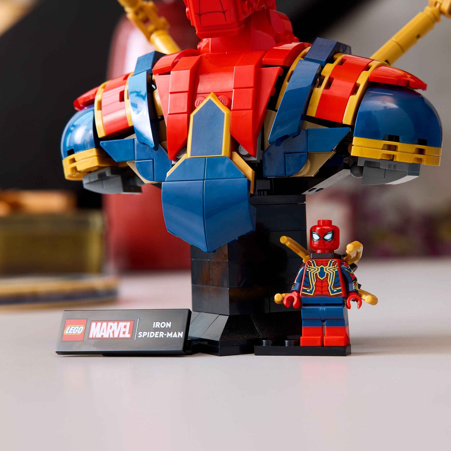 Lego Marvel Iron Spider-Man Bust Collectable Toys & Games > Toys > Construction Toys > Interlocking Blocks > LEGO > Other LEGO Sets