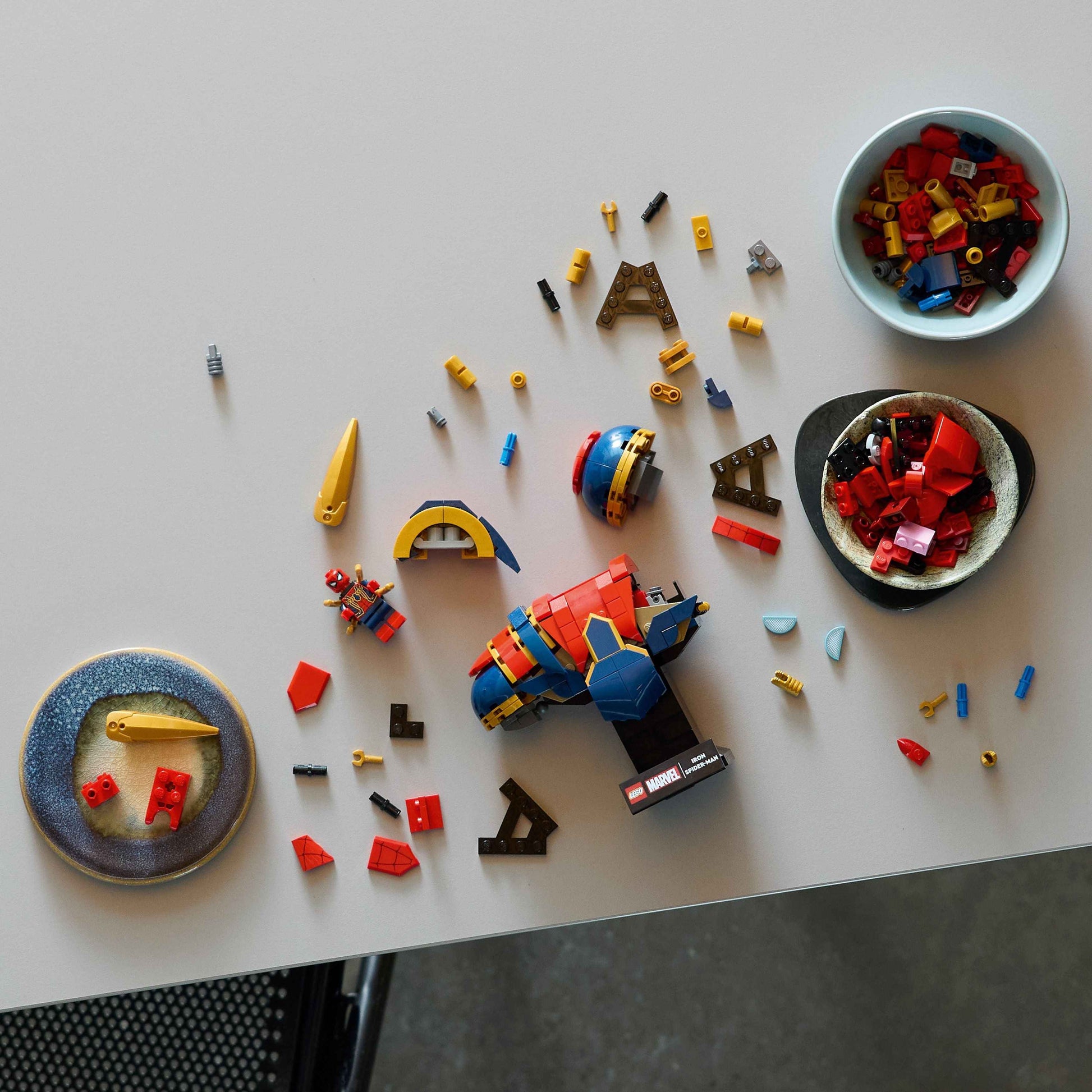 Lego Marvel Iron Spider-Man Bust Collectable Toys & Games > Toys > Construction Toys > Interlocking Blocks > LEGO > Other LEGO Sets