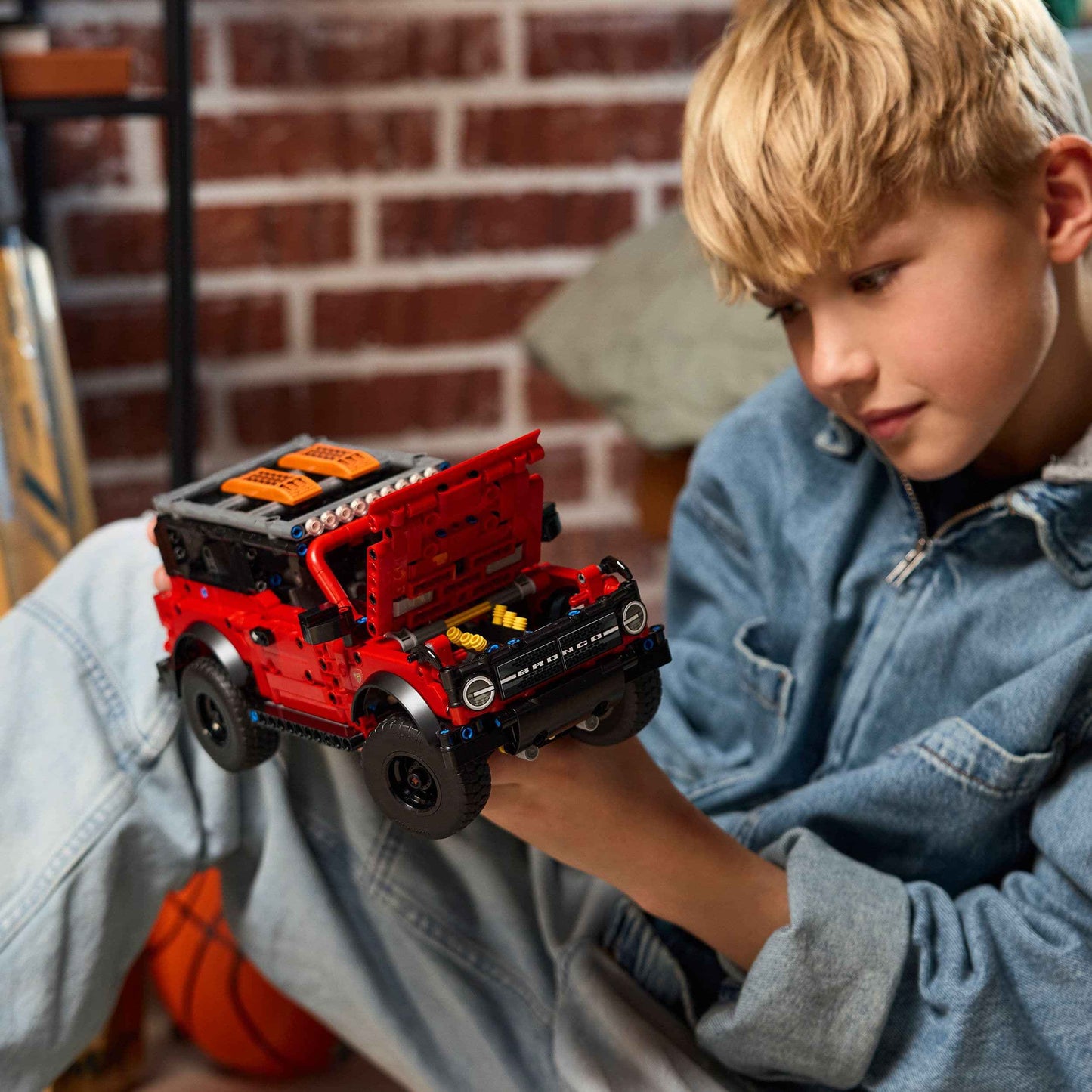 Lego Technic Ford Bronco Playset - Buildable SUV Model Toys & Games > Toys > Construction Toys > Interlocking Blocks > LEGO > LEGO Technic