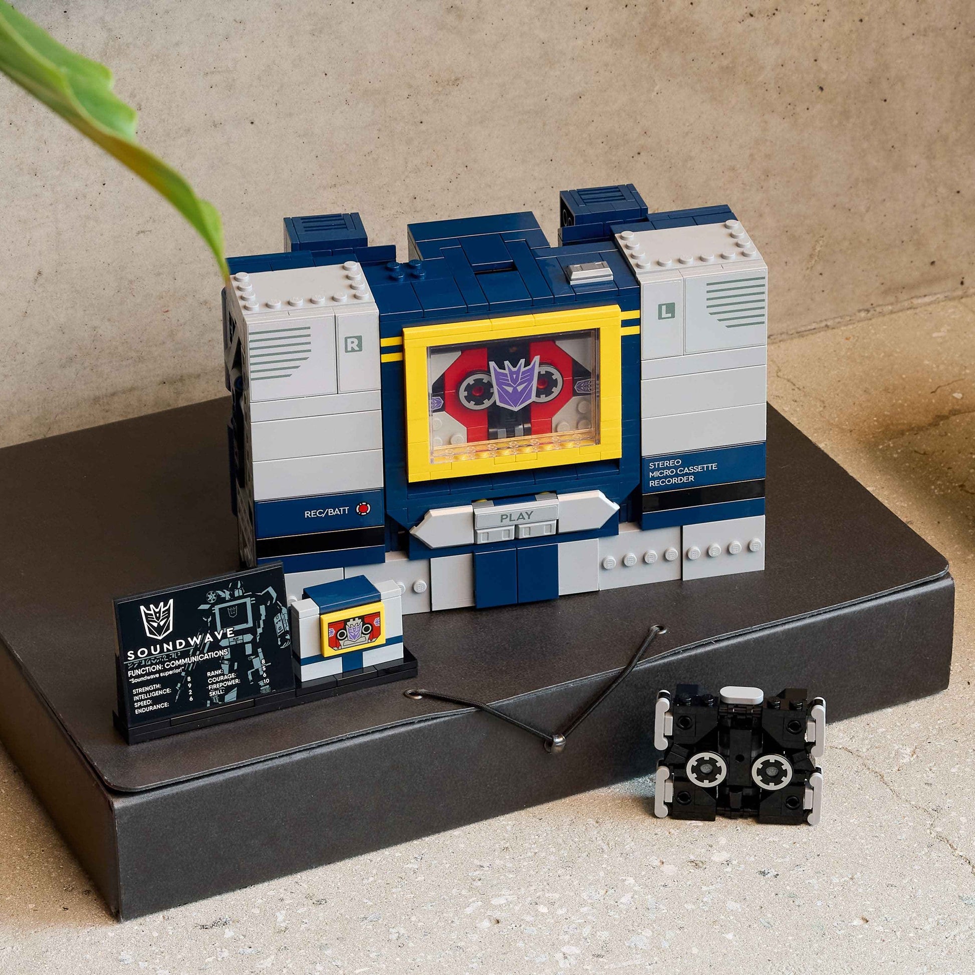 Lego Transformers Soundwave: Ultimate Collectible Build and Transform Set Toys & Games > Toys > Construction Toys > Interlocking Blocks > LEGO > LEGO Icons