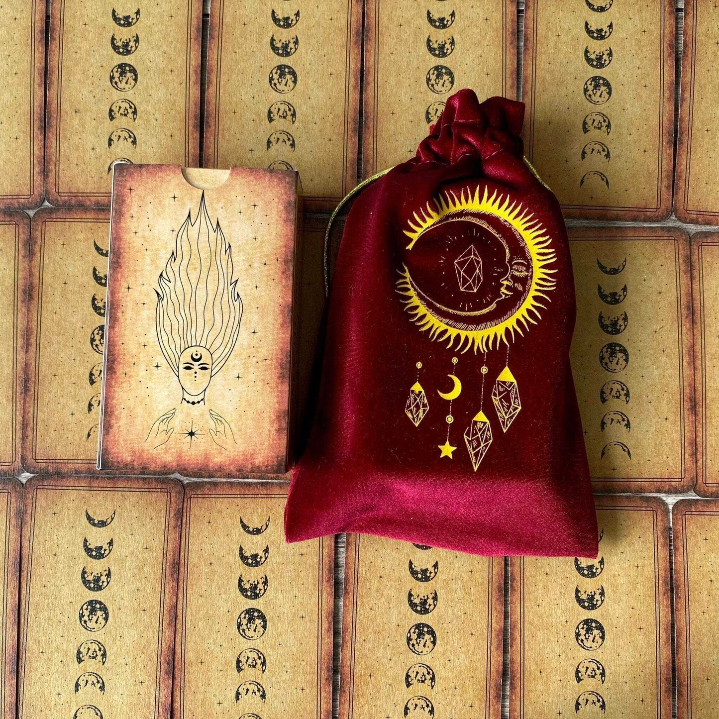 Velvet Tarot Bag Red and Gold - Luxurious Protection for Your Tarot Cards Adults