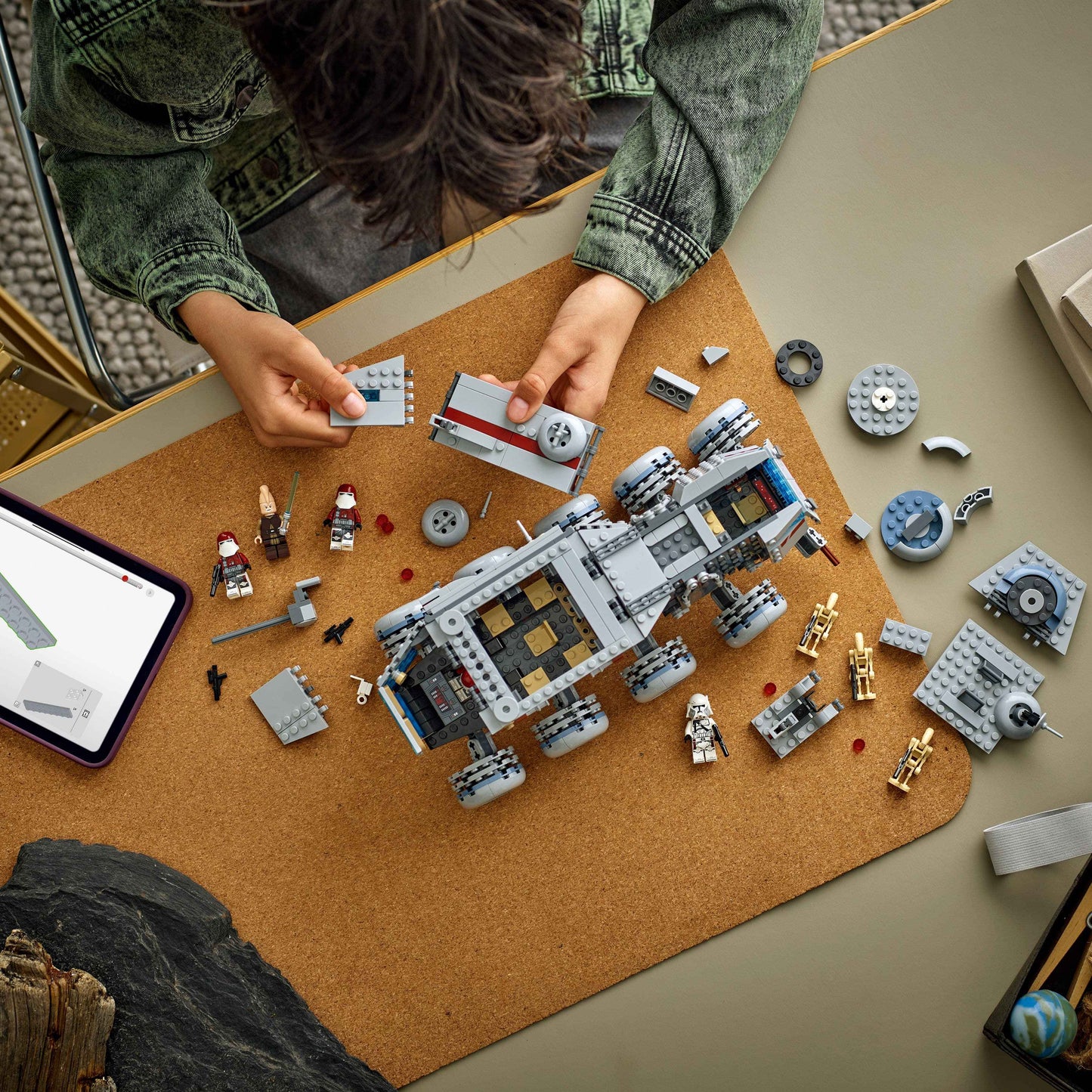 Lego Star Wars Republic Juggernaut Buildable Playset Toys & Games > Toys > Construction Toys > Interlocking Blocks > LEGO > LEGO Star Wars