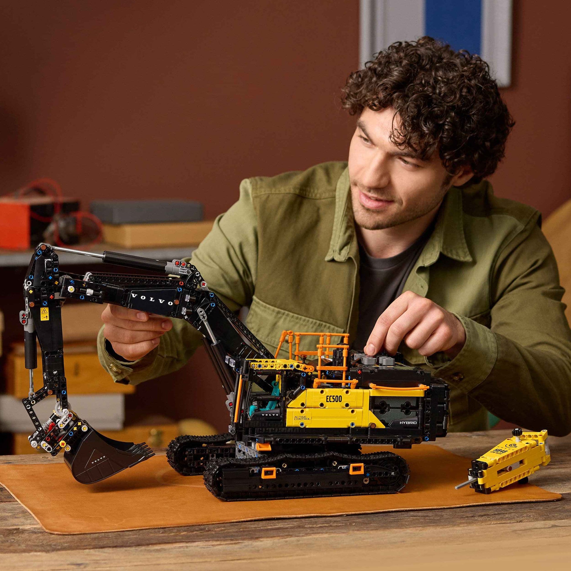 Lego Technic Volvo EC500 Excavator - Build Your Own Hybrid Excavator Model Toys & Games > Toys > Construction Toys > Interlocking Blocks > LEGO > LEGO Technic