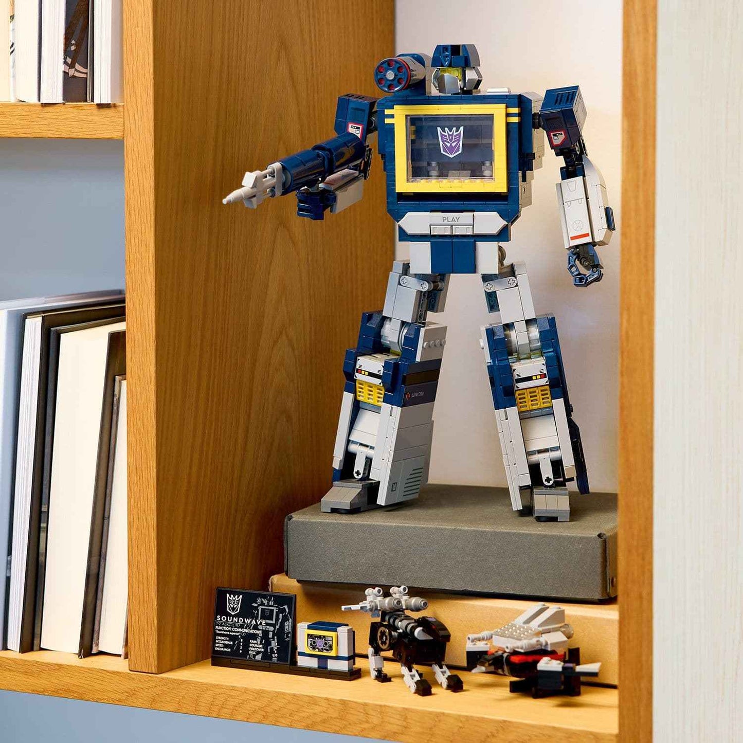 Lego Transformers Soundwave: Ultimate Collectible Build and Transform Set Toys & Games > Toys > Construction Toys > Interlocking Blocks > LEGO > LEGO Icons