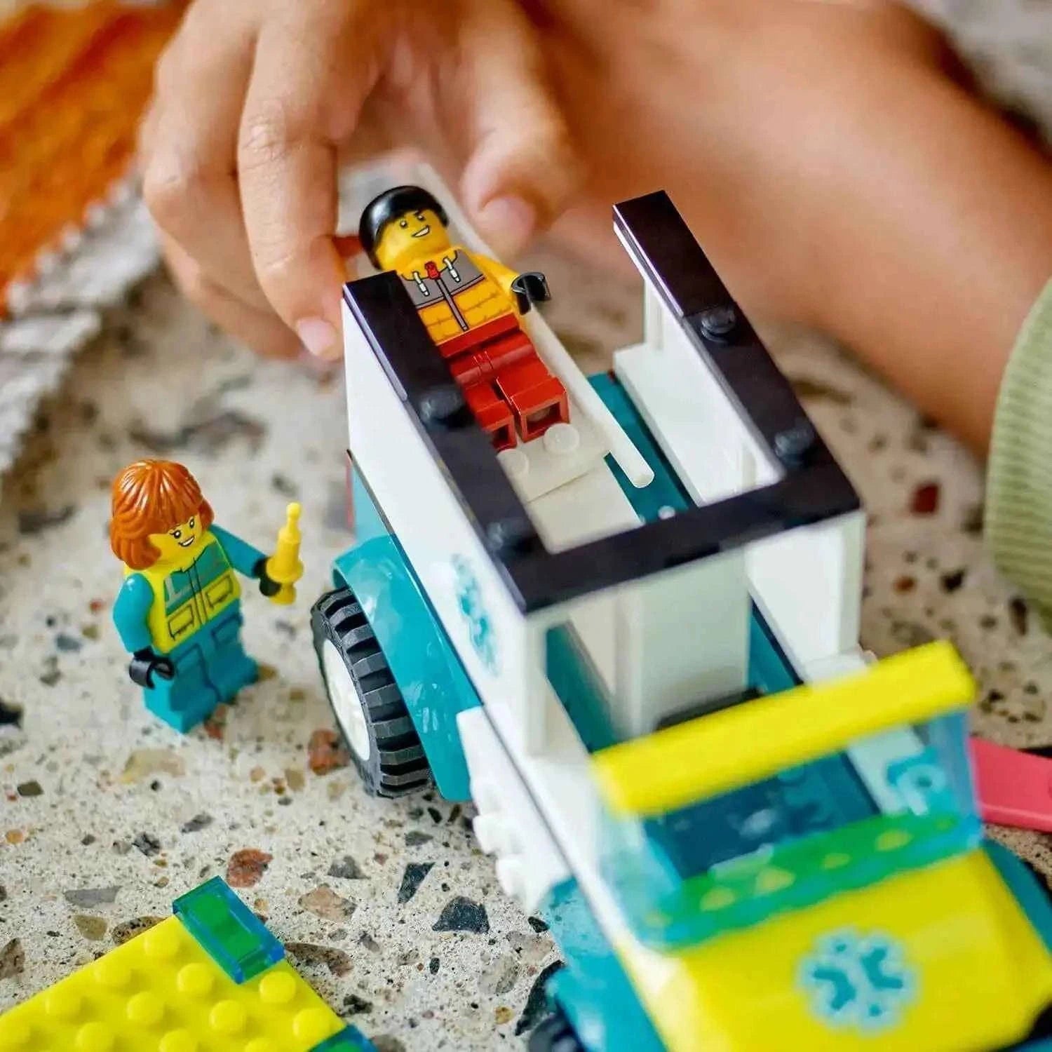 Lego City Emergency Ambulance and Snowboarder Toys & Games > Toys > Construction Toys > Interlocking Blocks > LEGO > LEGO City