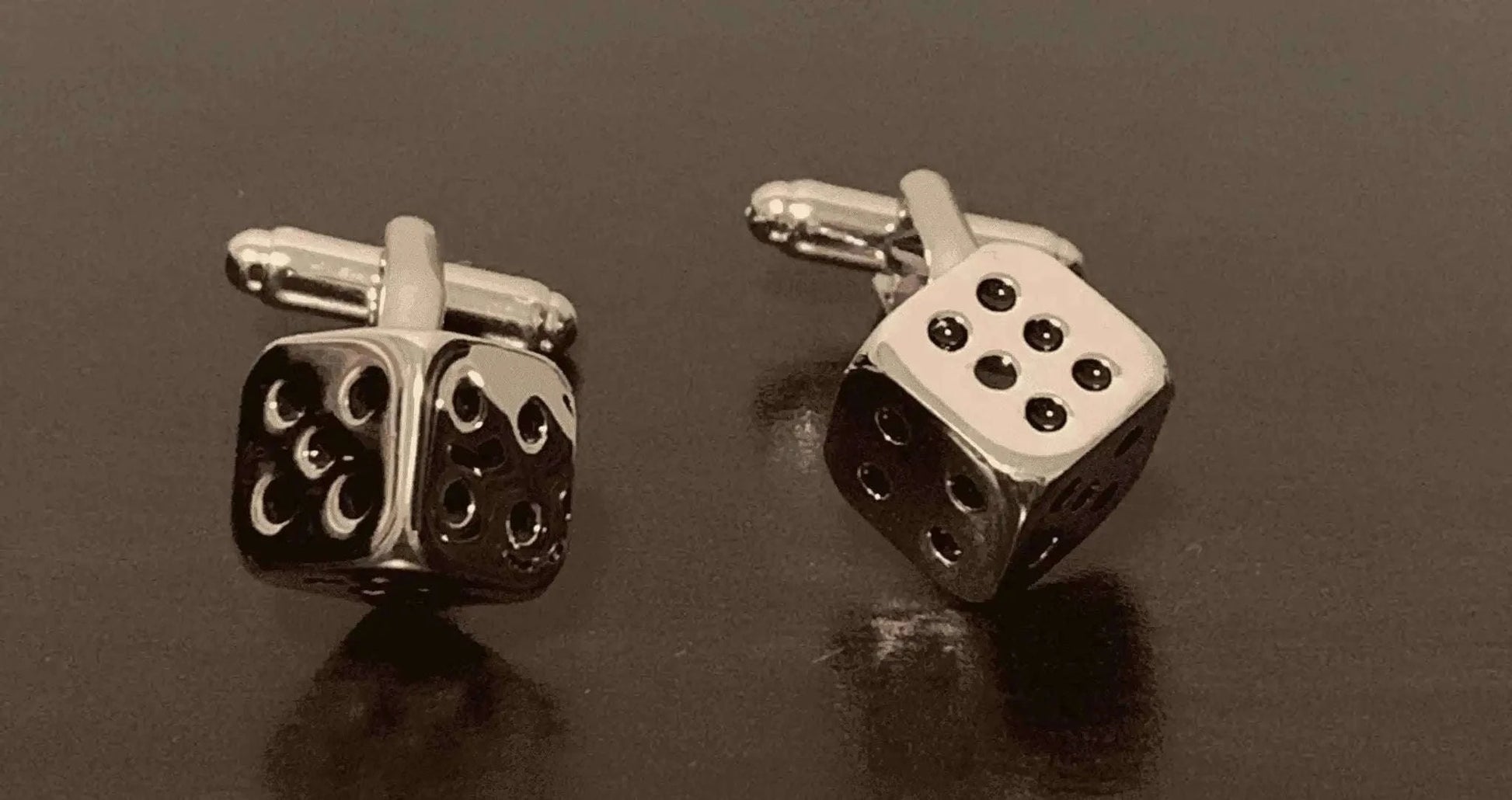 Rogue Eyes Dice Cufflinks – Stylish Dice Cufflinks Accessories