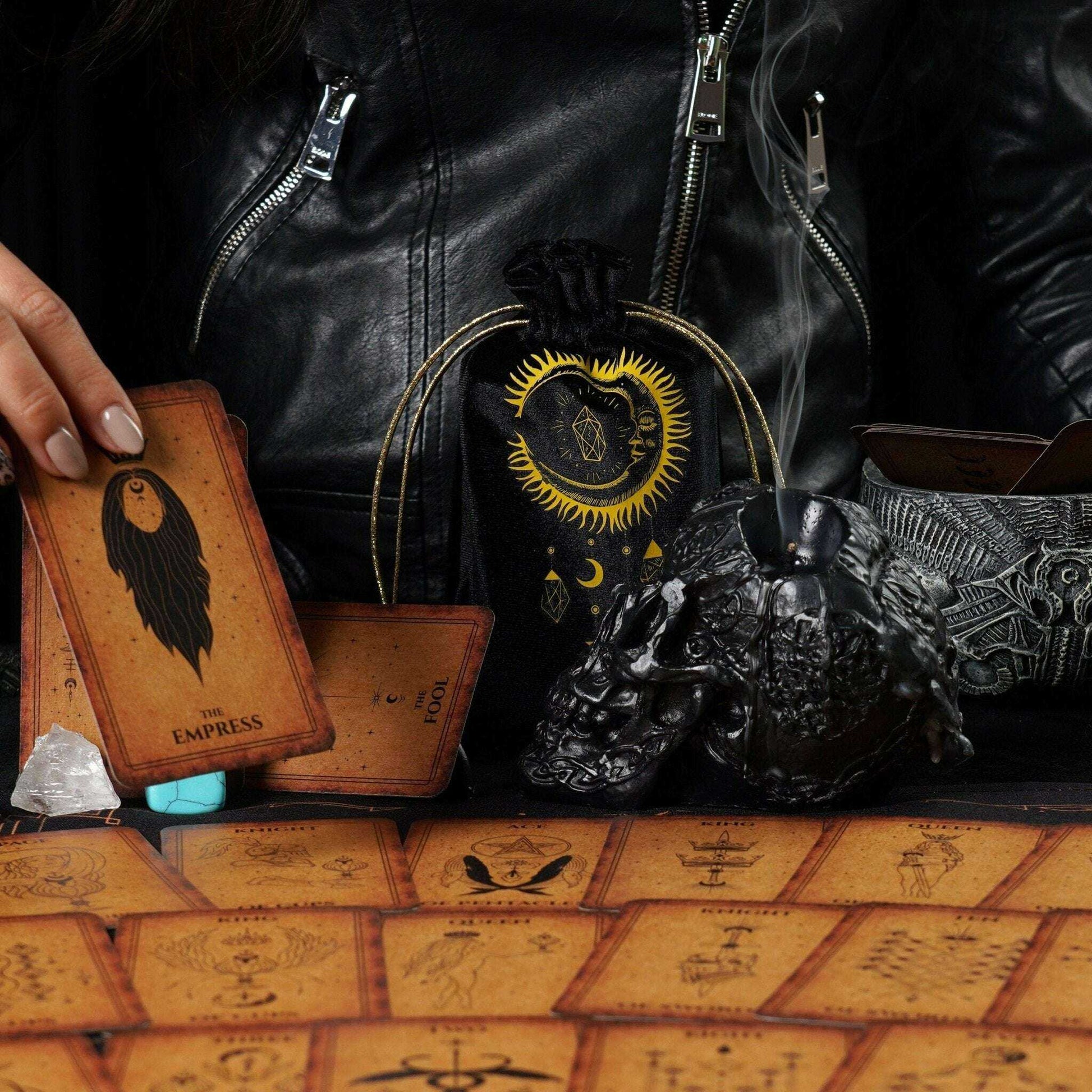 Velvet Tarot Cards Bag Black and Gold for Elegant Card Protection and Storage Adults